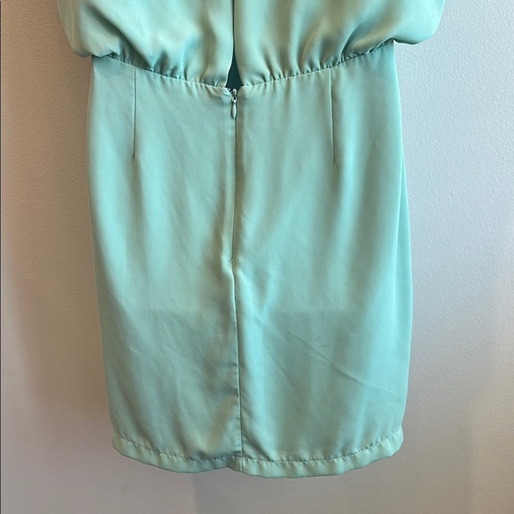 Elegant Mint Green Sleeveless Dress- large - Picture 7 of 7